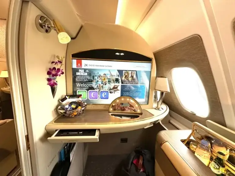 Best First Class Upgrades for Corporate Travel: Strategy & Policy Guide